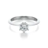 Pierścionek z białego złota z diamentem